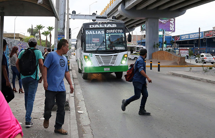 Piden cambio de estrategia en restricción de transporte en Durango