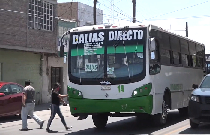 Torreón mantiene acciones sanitizantes en transporte público