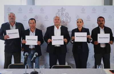 Enrique Alfaro, Presidente Municipal de Guadalajara encabeza conferencia de prensa junto a los alcaldes de Zapopan, Zapotlanejo, Juanacatlán y Tlaquepaque