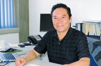 Dr Luis Chias