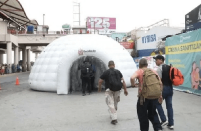 Instalan cabinas sanitizantes para transporte público en NL