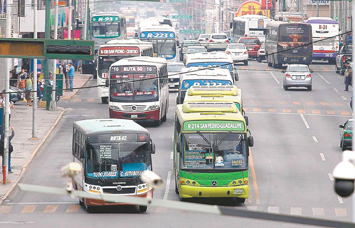 Ante inconformidad, ajustan horario de transporte en NL