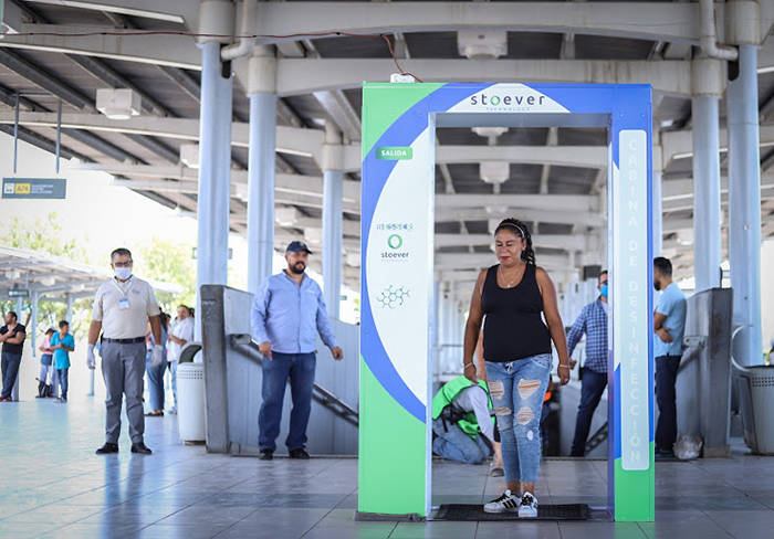 Instalan arco sanitario en central de transferencia de León