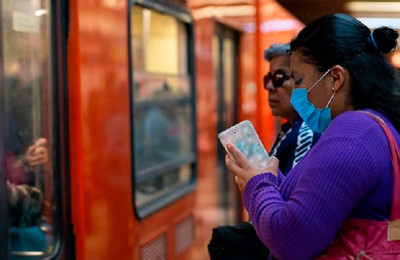 Piden a usuarios de transporte público usar cubrebocas CDMX
