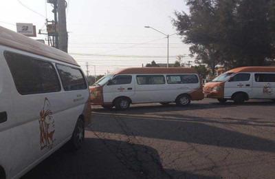 Operadores de transporte público piden seguridad en Neza