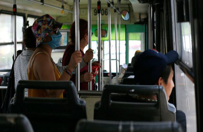 Por activación de la economía alertan sobre riesgos de contagio en transporte público