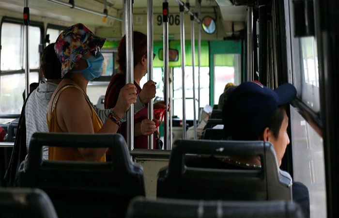 Por activación de la economía alertan sobre riesgos de contagio en transporte público