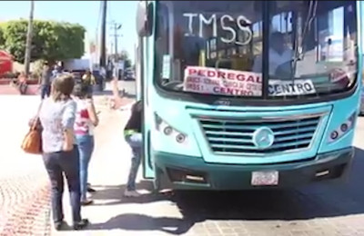 En La Paz infraccionan a más de 100 por aglomeraciones en transporte público