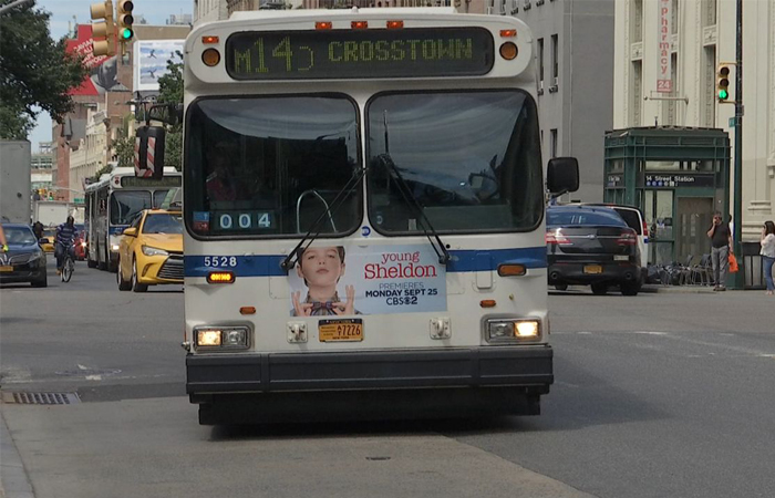 Nueva York reduce espacio para vehículos particulares y le apuesta a los buses