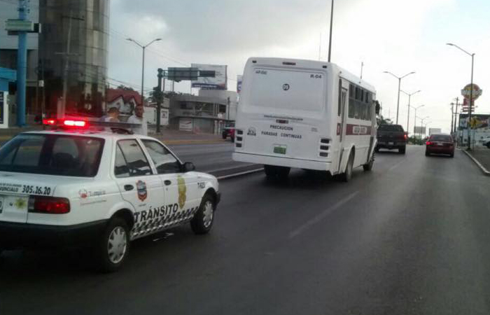 Pese a restricción Transporte sale a trabajar en Tampico