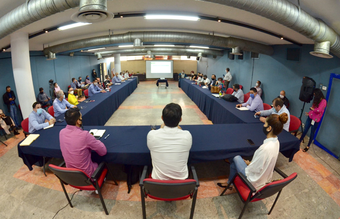 SETRAN en Jalisco despeja dudas de empresas armadoras