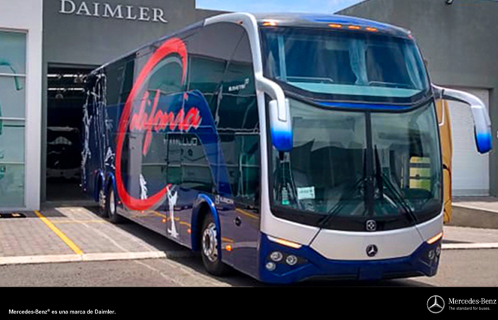 Auto Turismo Express California refuerza su flota con bus doble piso de Mercedes Benz