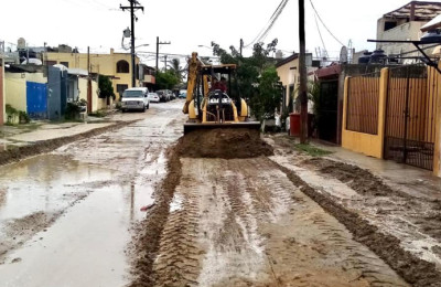 Huracán Genevieve afecta servicio de transporte en Cabo San Lucas