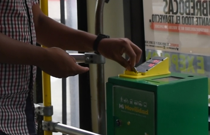 FEU estima que al no dar cambio el transporte público se ha quedado con más de 121 millones