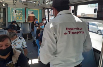 Aglomeraciones en el transporte público inciden en los ingresos por covid-19