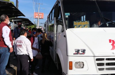 En Puebla se registran aglomeraciones en el transporte público