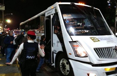 El semáforo rojo no disminuyó la movilidad de los capitalinos