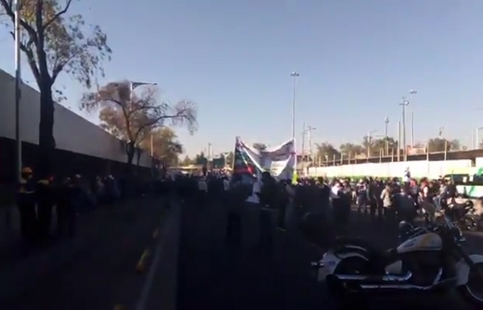 Transportistas de FAT bloquean vialidades en la CDMX