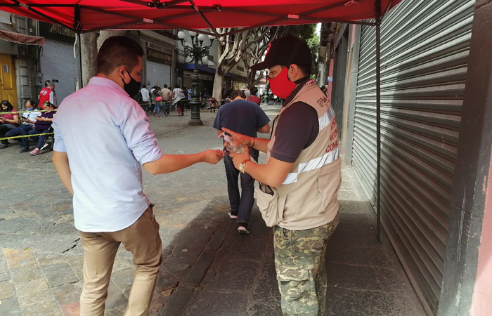 Aumenta en Puebla movilidad urbana con semáforo amarillo