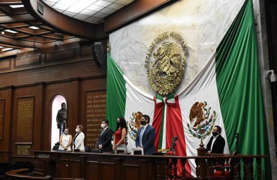 Michoacán tendrá transporte gratuito para adultos mayores