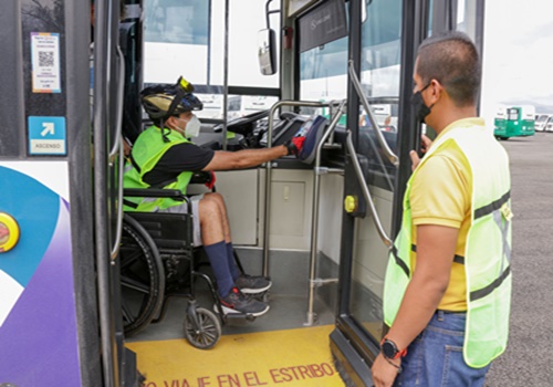 71_273_33767_562787096_IQT_5262_Discapacitado_Pagando_Ponte_en_mi_lugar