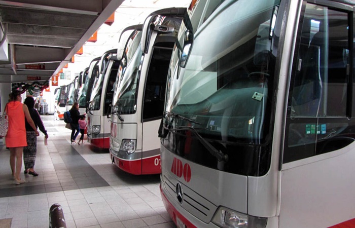 Imagenes de usuarios en la terminal de Autobuses ADO en  Cancún