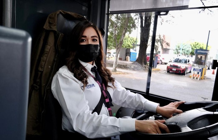 mUJER CONDUTORA