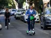 CIUDAD DE MÉXICO, 28ENERO2019.- En colonias céntricas de la Ciudad de México, como Roma y Condesa, se puede observar la proliferación de patines eléctricos rentados, lo cuales no al parecer no están regulados por autoridades capitalinas, por lo que los usuarios los dejan en cualquier lugar o cometen abusos como viajar sobre la banqueta, lo cual puede traer accidentes. 
FOTO: ISAAC ESQUIVEL /CUARTOSCURO.COM